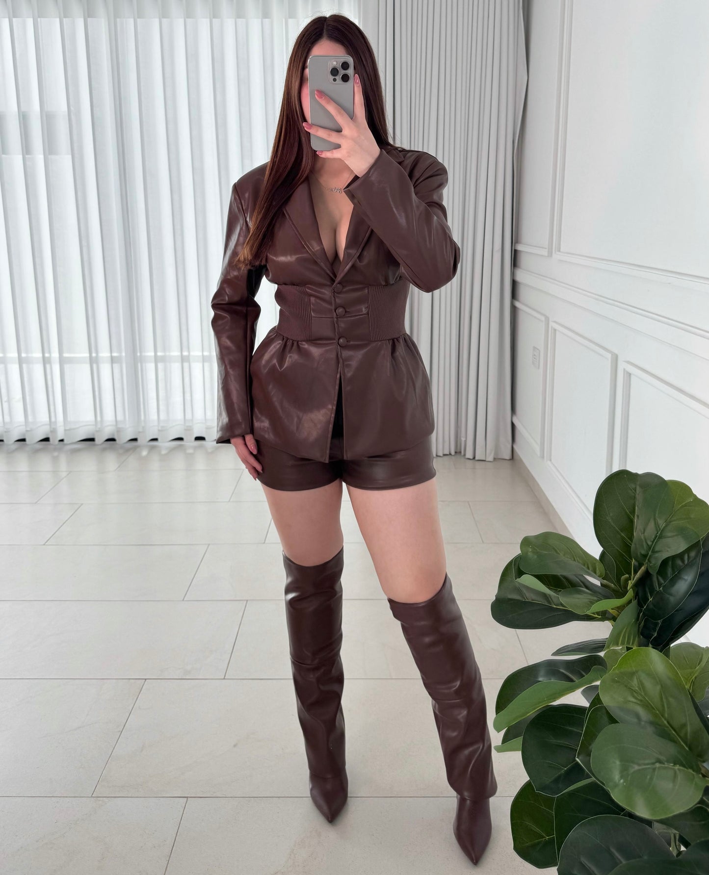 Short Leather Brown