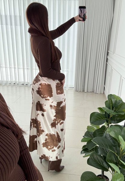 Falda Cowhide Satin