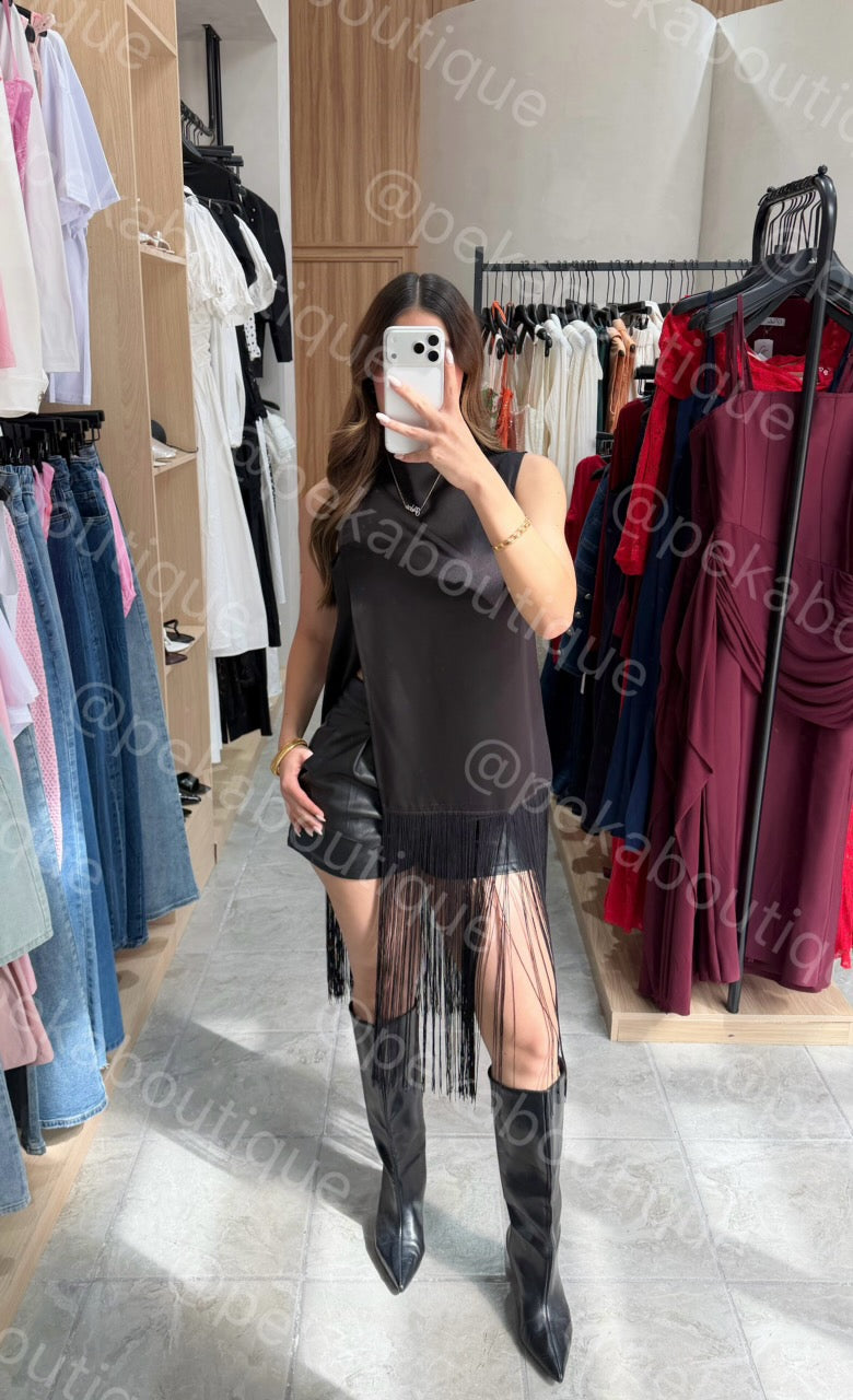 Short Leather Black