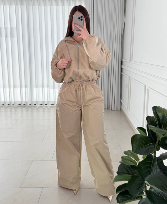Conjunto Windbreak Nude