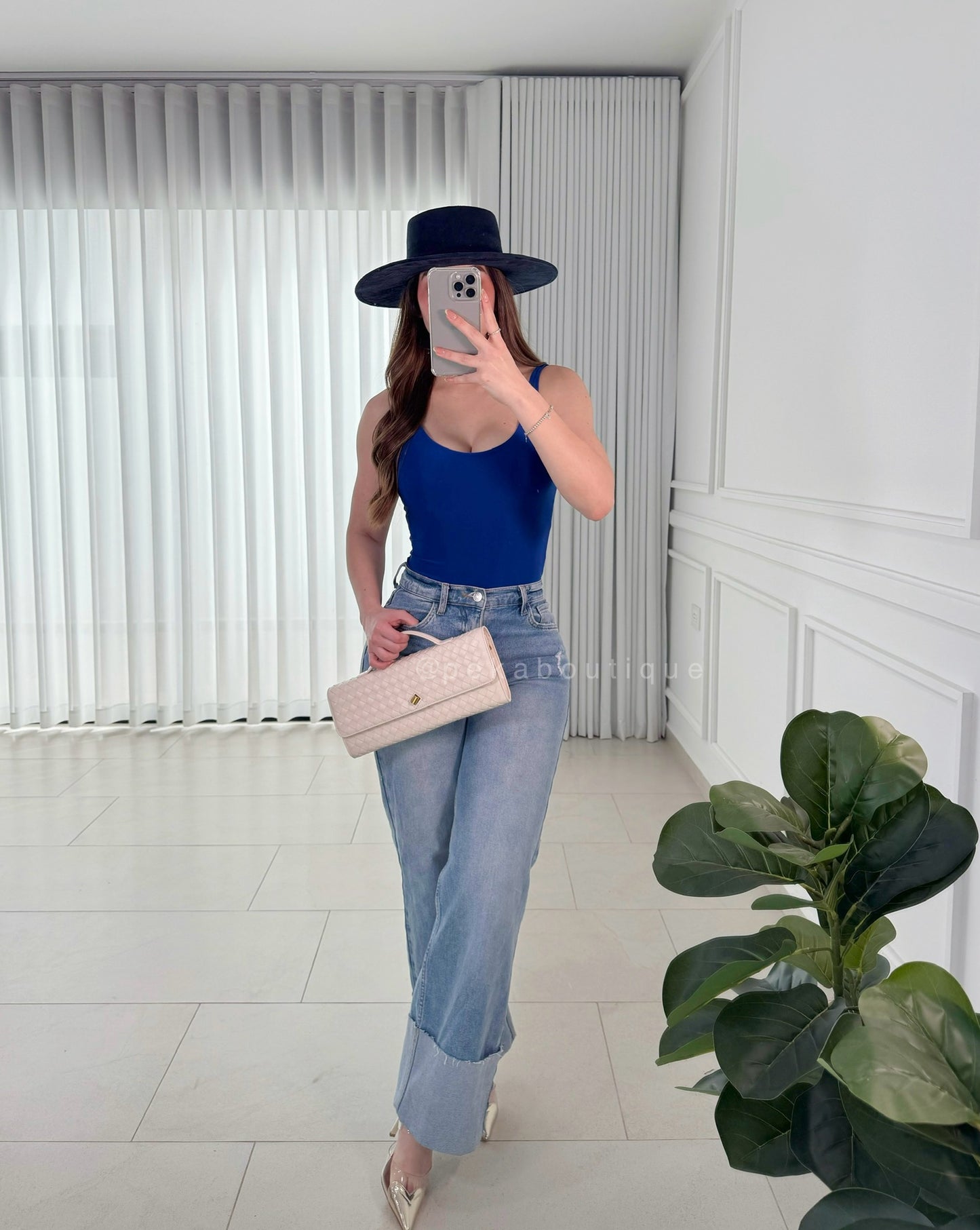 Pantiblusa Tank Royal