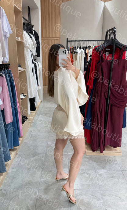 Blusa Slant Cream